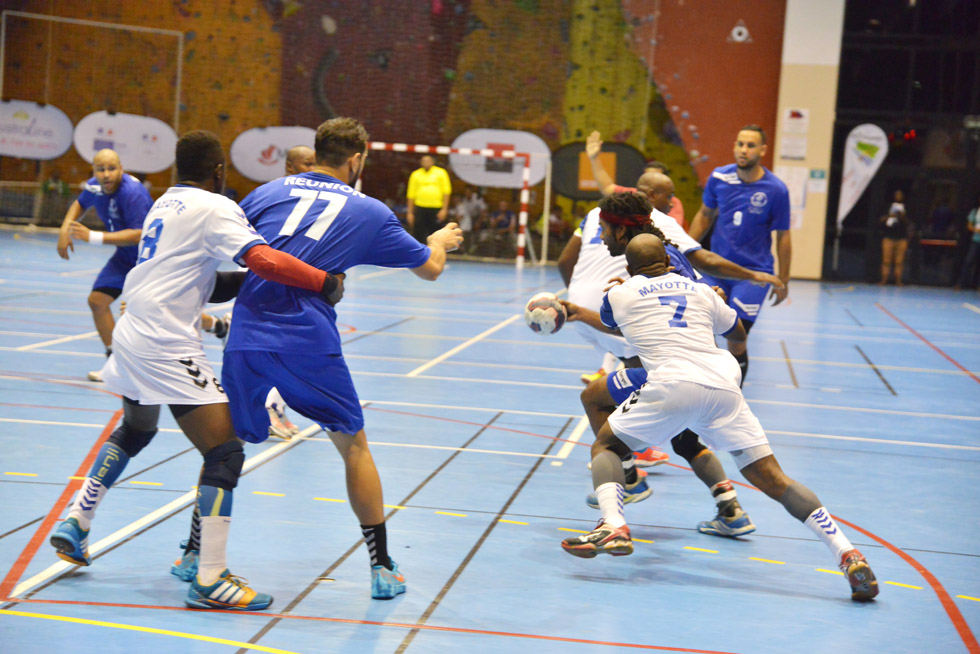 Retour en images sur les médailles d'or des handballeurs du Club R