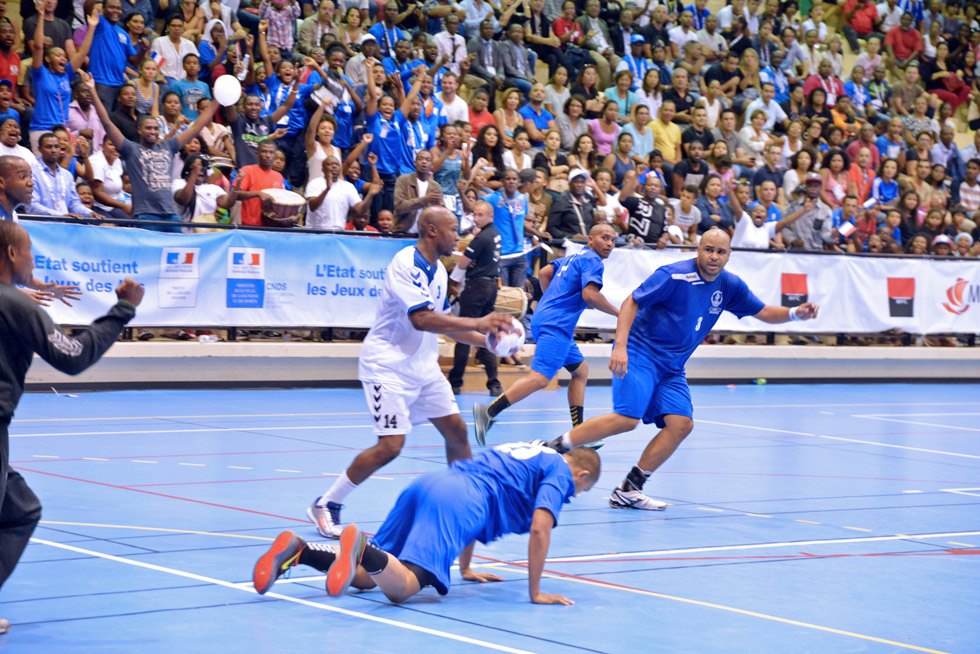 Retour en images sur les médailles d'or des handballeurs du Club R