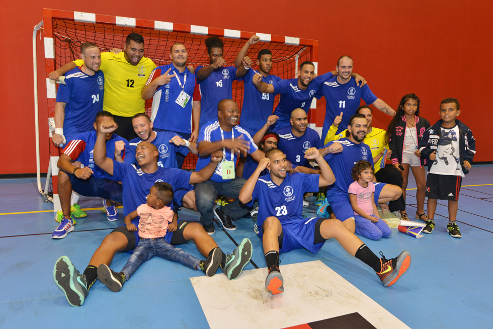 Retour en images sur les médailles d'or des handballeurs du Club R