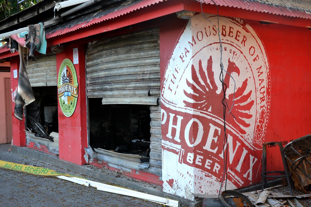 St-Denis: Un banian incendié juste à côté du Bar des pêcheurs