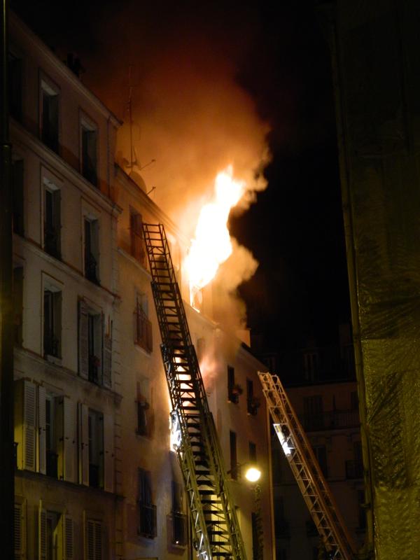 Incendie rue Myrha à Paris: 8 morts, dont 2 enfants, selon un bilan provisoire