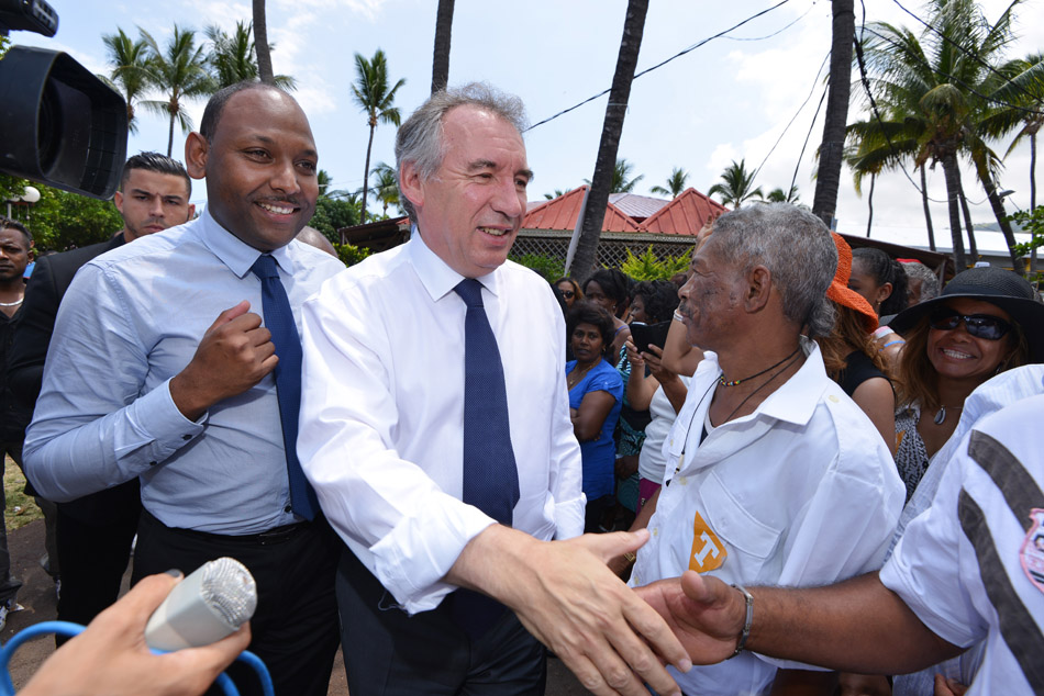 Régionales 2015: Thierry Robert et François Bayrou font campagne ensemble