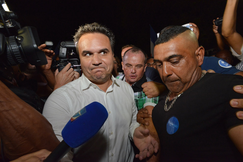 [Photos] L'arrivée triomphale de Didier Robert pour la proclamation des résultats