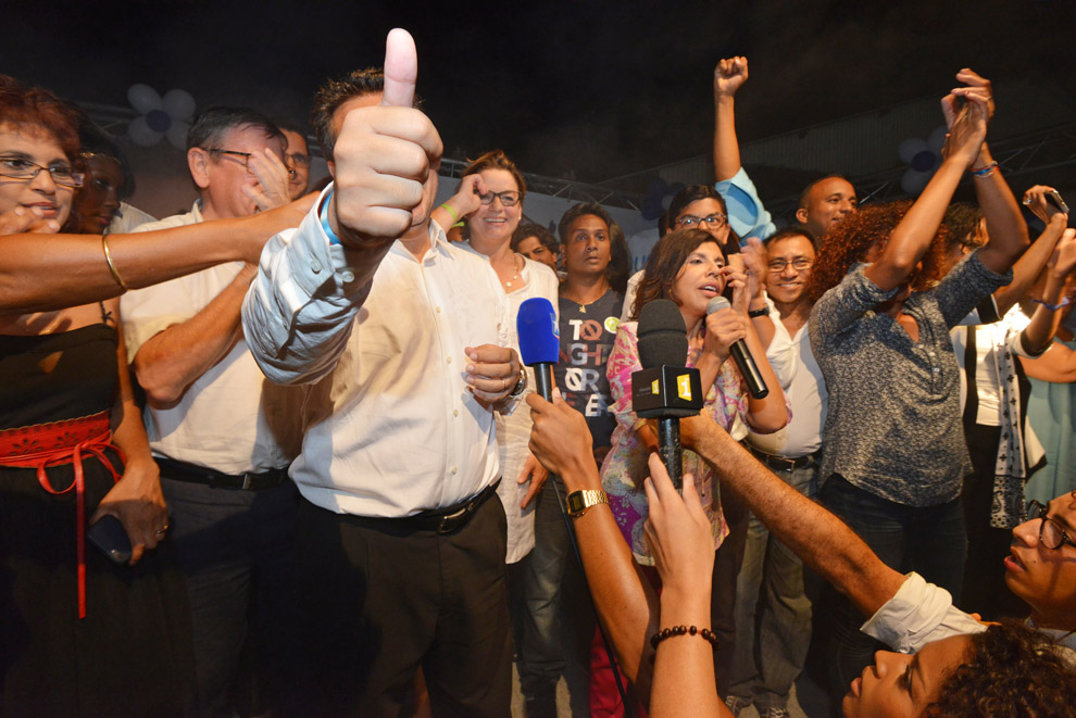 [Photos] L'arrivée triomphale de Didier Robert pour la proclamation des résultats