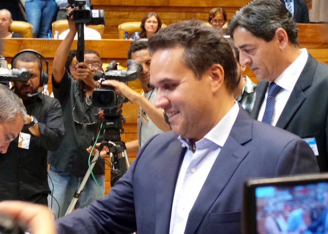 Le 3ème tour : Didier Robert élu président de Région par 29 voix