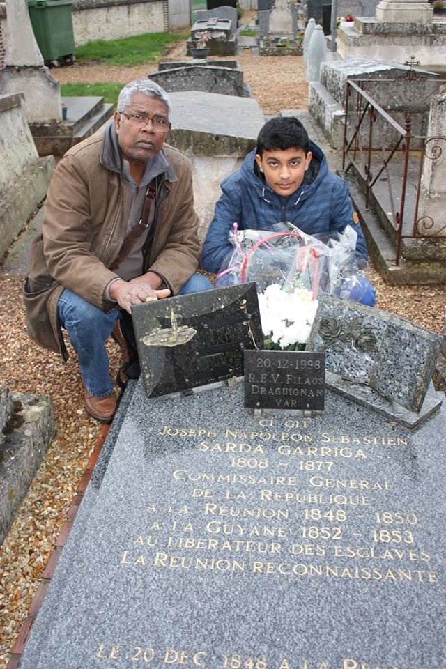 Hommage sur la tombe de Sarda Garriga en région Haute-Normandie