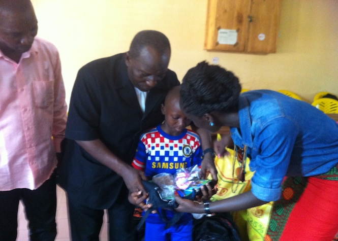 Lutte contre Ebola : Rentrée scolaire réussie pour 100 orphelins Guinéens grâce à vos dons
