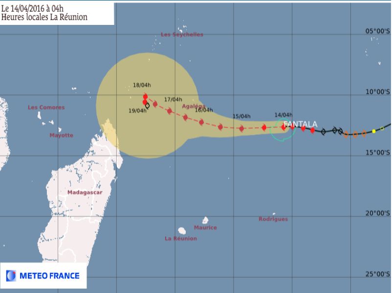 Le cyclone tropical Fantala à 1300 km au Nord-Est de La Réunion