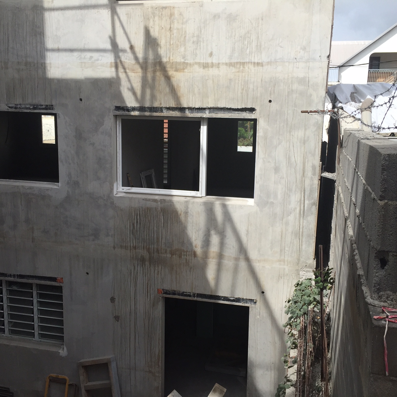 St-Denis : Deux chantiers saccagés parce que les ouvriers refusaient de faire grève