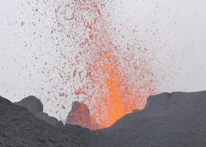 [Vidéo] Volcan: Une éruption de courte durée