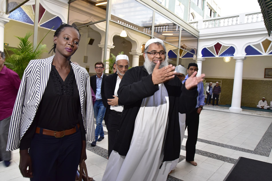 Retour en images: Rama Yade visite la mosquée de Saint-Denis