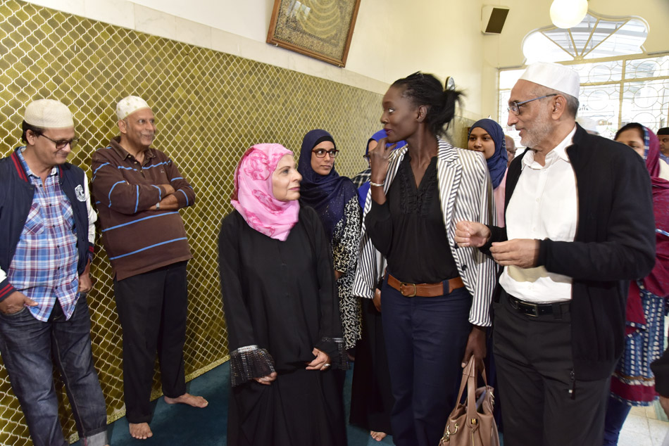 Retour en images: Rama Yade visite la mosquée de Saint-Denis