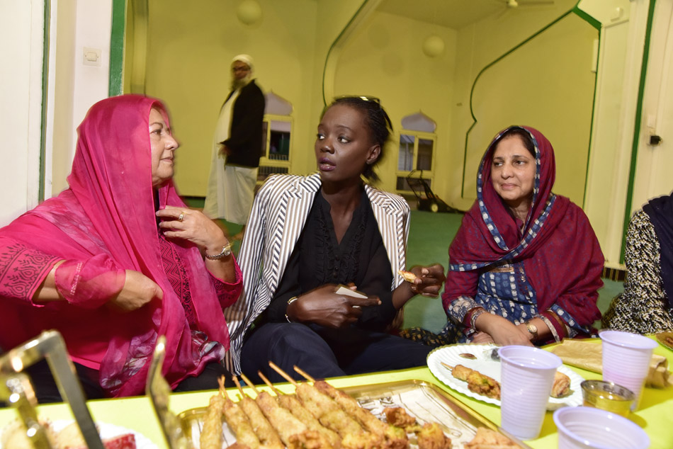 Retour en images: Rama Yade visite la mosquée de Saint-Denis