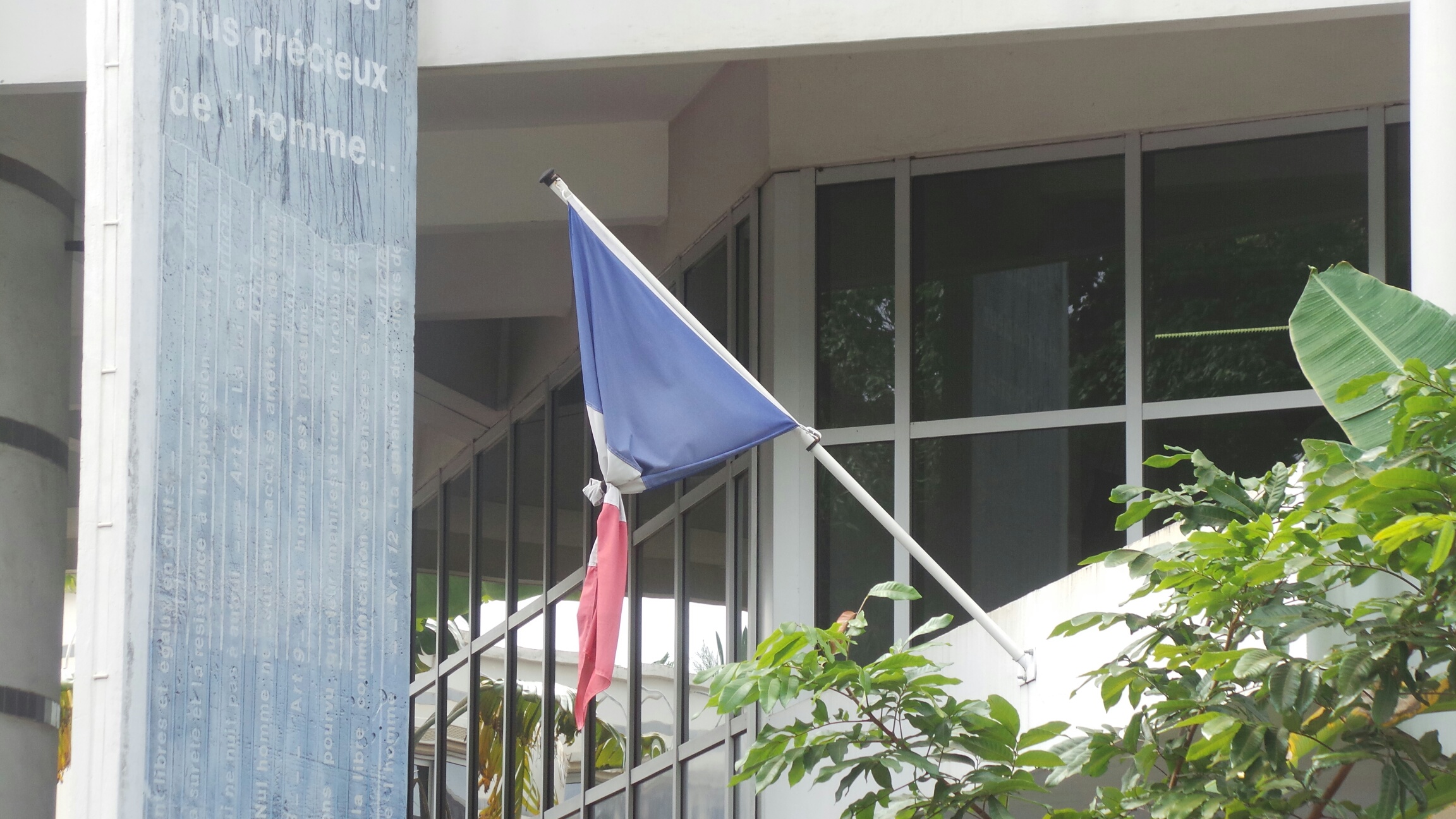 Les forces de l'ordre unies pour rendre hommage aux policiers assassinés