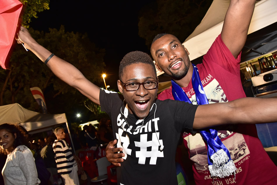 France/Irlande: Le match des supporters sur le Barachois