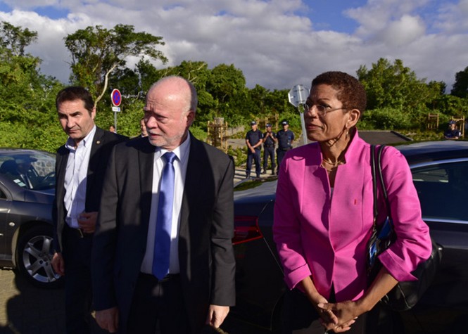 George Pau-Langevin inaugure 164 logements sociaux à Saint-Benoît
