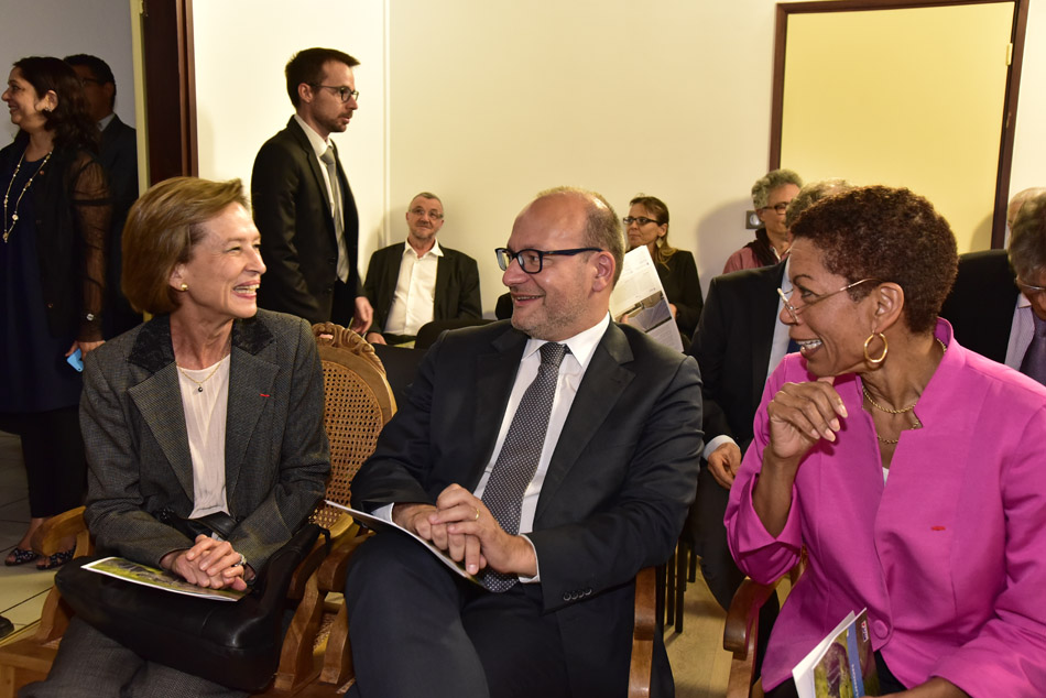 George Pau-Langevin inaugure 164 logements sociaux à Saint-Benoît