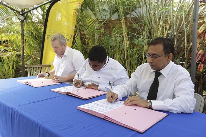 Signature des premiers contrats d’apprentissage 2016