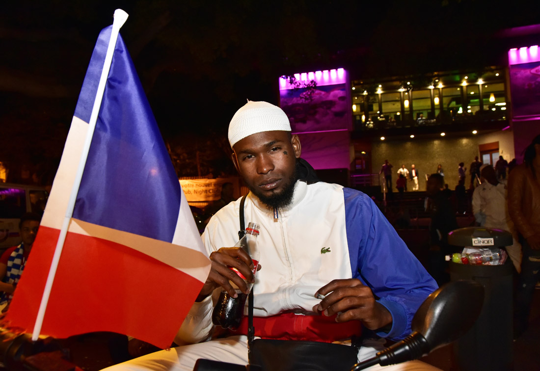 Retour en images sur la détresse des supporters des Bleus au Barachois