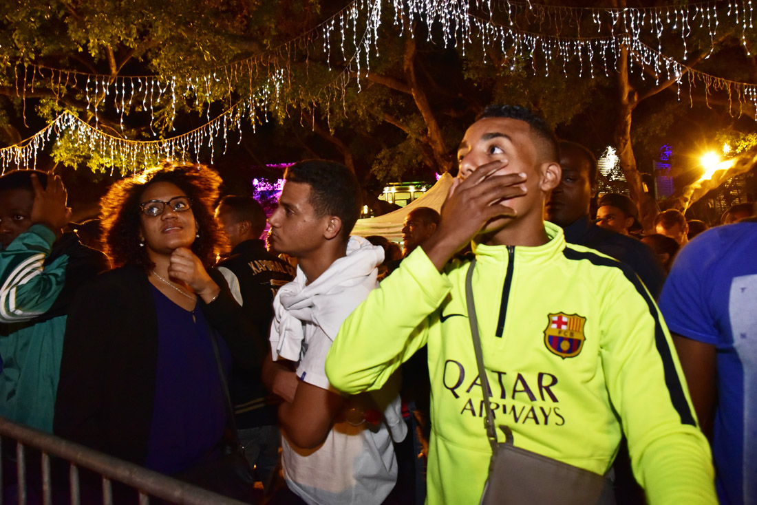 Retour en images sur la détresse des supporters des Bleus au Barachois