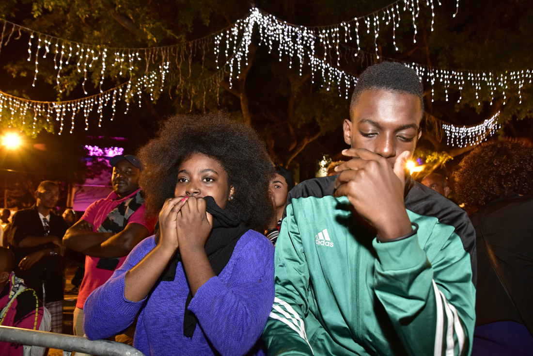 Retour en images sur la détresse des supporters des Bleus au Barachois