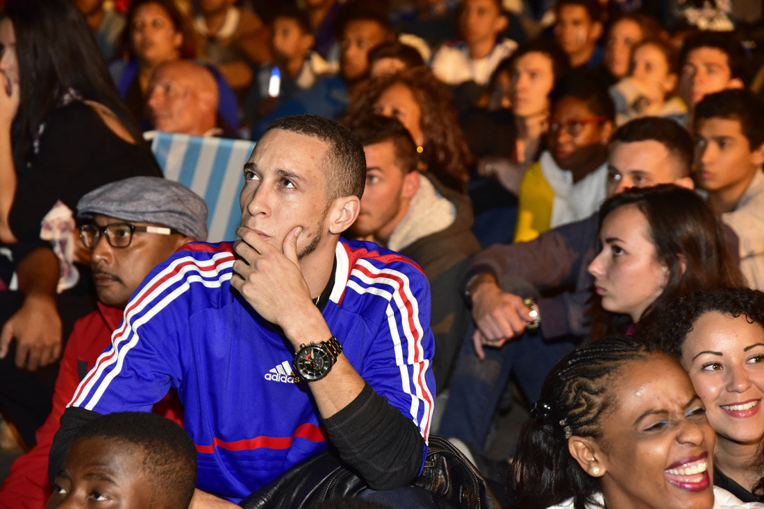 Retour en images sur la détresse des supporters des Bleus au Barachois