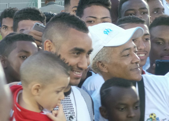 Les espoirs du foot apprennent aux côtés de Dimitri Payet