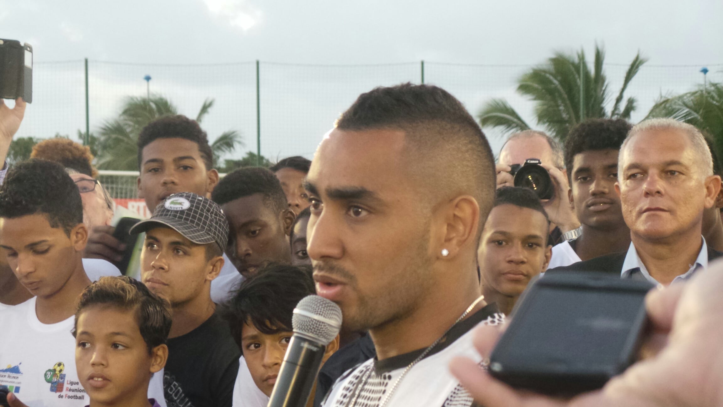 Les espoirs du foot apprennent aux côtés de Dimitri Payet