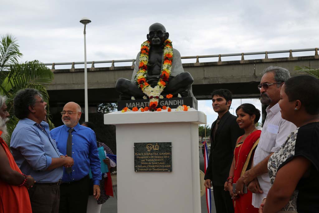 Saint-Louis: La statue de Gandhi décapitée